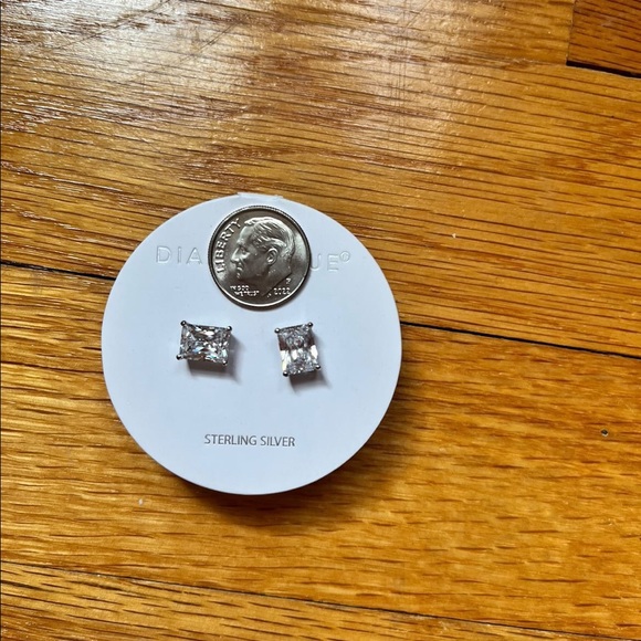 DIAMONIQUE Baguette Studs - Picture 4 of 4